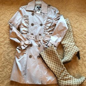 Bebe trench coat! 🧥